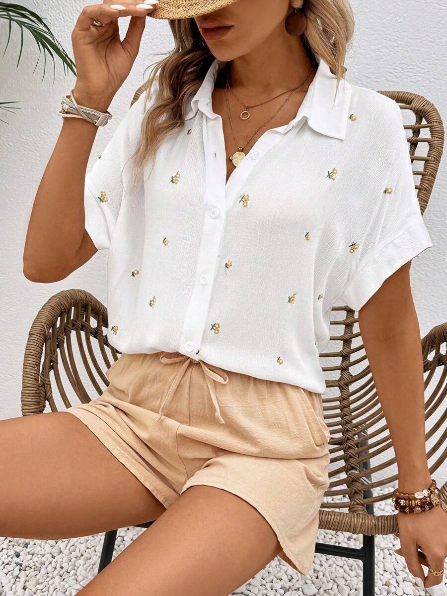 SHEIN Frenchy Vải Crape thêu tinh xảo cỡ lớn, Áo sơ mi họa tiết màu trắng, Quần áo mùa thu, Thoải mái, Boho, Thời trang, Giáo viên thanh lịch, Quần áo trở lại trường - trắng - Xem 1
