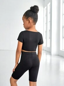 SHEIN Conjunto de treino diário para ioga e fitness para meninas, camiseta e shorts de manga curta com estampa de letras estilosas, elástico, agradável à pele, respirável, absorvente de suor, preto
