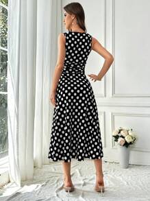 SHEIN Privé Elegante vestido de señora con lunares negros y blancos con cintura fruncida, perfecto para vacaciones, citas, trabajo y salir - Blanco y Negro - Ver 2
