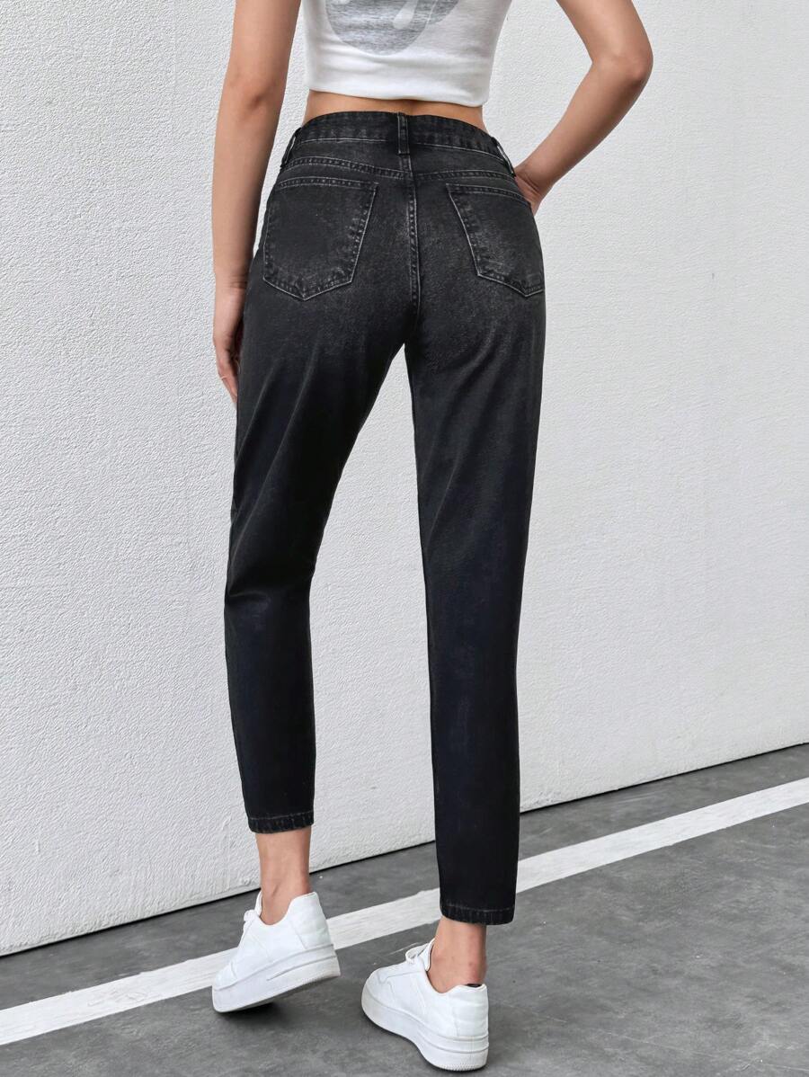 RueChic 低腰媽媽剪裁短版黑色牛仔褲