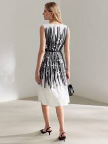 MOTF PREMIUM FLORAL PRINT SLEEVELESS FLARE HEM BELTED DRESS - Black and White - View 4