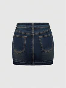 ROMWE J-Fashion تنورة جينز قصيرة مزينة بالزهور المُنصقة وإكسسوارات الراين للنساء، طراز Y2K الرجعي المتهالك - أزرق داكن - مشاهدة 2