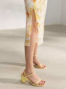 MOTF PREMIUM FLORAL PRINT V-NECK FLUTTER SLEEVE TOP & SPLIT HEM DRESS - Yellow - View 9