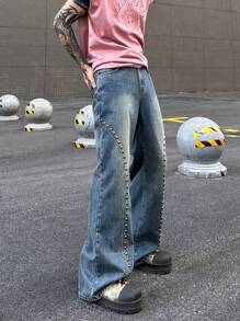 Manfinity Roghcode Y2K Vintage Street Style Herren dunkelblau retro ausgewaschene Metal Nieten ausgestellte Jeans, verblasst, weit ausgestellt, ideal als Geschenk für Ehemann oder Freund - Dunkle Waschung - Übersicht 1