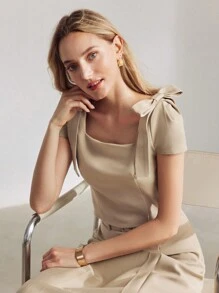 MOTF PREMIUM SQUARE NECK BOW SHOULDER BLOUSE