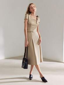 MOTF PREMIUM SQUARE NECK BOW SHOULDER BLOUSE