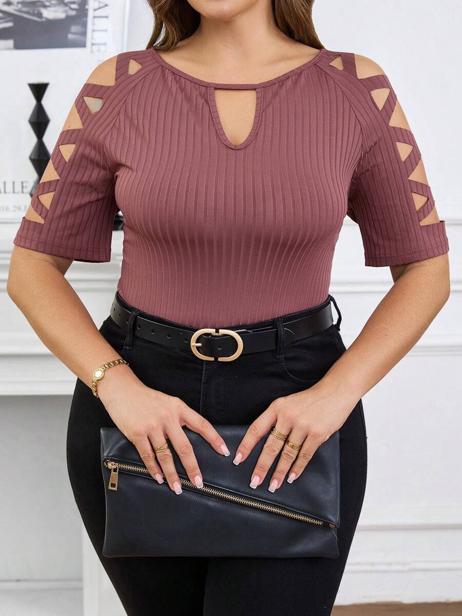 SHEIN Clasi 大尺碼女裝夏季純色空心肩修身短袖T恤 - 藕粉色 - 查看 1