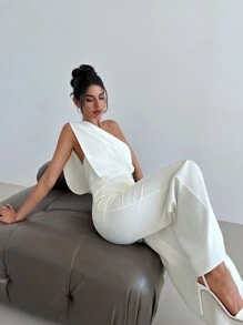 Firerie Macacão branco feminino, simples e elegante com um ombro só e pernas largas, ideal para férias - Branco - Visão 1
