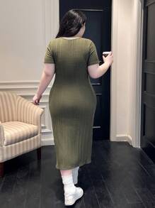 SHEIN LUNE 大尺碼女裝簡約純色短袖日常裙 - 綠色 - 查看 2