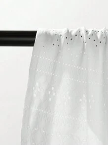 Manfinity Homme Phong cách thường ngày cho kỳ nghỉ của nam giới, INS kết hợp với áo sơ mi tay ngắn rộng rãi dệt kim sọc hình học đen trắng. Với thiết kế khuy cài, chiếc áo sơ mi này thể hiện sự thanh lịch và lãng mạn của Pháp, khiến nó trở nên hoàn hảo cho kỳ nghỉ bãi biển Hawaii, cũng như lễ hội âm nhạc và trang phục hàng ngày. Nó cũng là một món quà lý tưởng cho bạn trai hoặc chồng. Áo sơ mi nam tay ngắn kẻ sọc hàng khuy đơn giản thường ngày đi làm, áo sơ mi nam đẹp, áo sơ mi đẹp cho nam, áo sơ mi thời trang nam - trắng - Xem 7