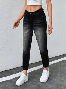 RueChic 低腰媽媽剪裁短版黑色牛仔褲