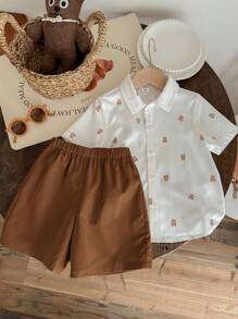 SHEIN LMoss Kids LMoss 2 件装年轻男童卡通熊图案 Polo 领短袖开衫上衣和纯色短裤适合旅行、上学、春夏季节 - 棕色 - 查看 4