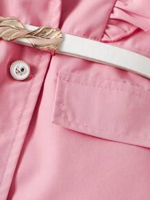 SHEIN 女婴粉色荷叶边无袖夹克 + 白色长袖衬衫（正面有纽扣） + 粉色裤子（带口袋）优雅装扮