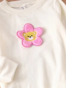 بدلة من قطعتين للفتيات الصغيرات بعمر الطفولة تحتوي على ملابس علوية بأكمام طويلة وبنطلون من القطن الناعم واسعي الساقين مزينة بأزهار مطرزة بتقنية 3D،ملابس منزلية مريحة وعصرية