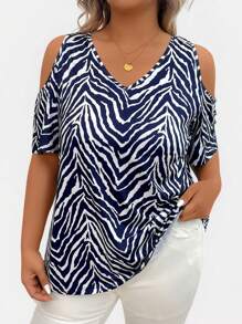 EMERY ROSE Plus Size Women's V-Neck Short Sleeve Open Shoulder Zebra Printed T-Shirt, Summer Graphic Tees Women Tops - Blue and White - View 5