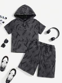 SHEIN 青少年男孩 2 件套牛仔效果休闲破洞超大连帽短袖 T 恤和阔腿短裤套装，适合夏季服装 - 黑色 - 查看 1