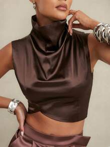 Hauture Áo crop top không tay có cổ bằng vải satin không đối xứng - màu nâu - Xem 1