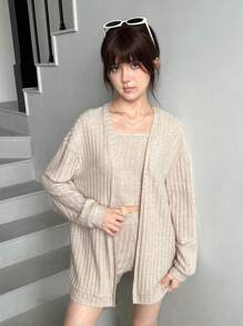 SHEIN Conjunto de 3 piezas de otoño a juego para adolescentes: Cárdigan de manga larga acanalado de punto de color albaricoque sólido, top de tirantes y shorts
