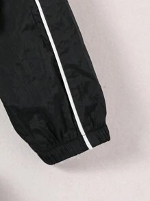 Tween Girl 舒适长袖连帽夹克，配有反光条纹和夜光元素 - 黑色 - 查看 4