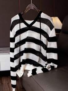 Flirla 時尚大尺碼空心條紋帽衫