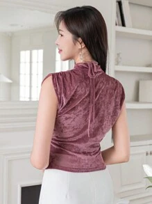 DAZY Women's Solid Color V-Neck 3D Flower Tank Top - Red Violet - View 2