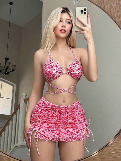 Swim Mod Conjunto de bikini de 3 piezas con falda pareo para cubrir, con estampado floral pequeño y detalle cruzado en la espalda, ideal para verano y playa