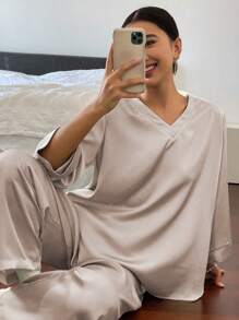 DAZY Simple V-Neck Loose Satin Pajama Set With Arc-Shaped Hem - Champagne - View 4