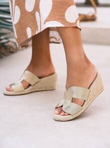 Styleloop Women Solid Color Thick-Soled Slippers For Casual, Home, Outdoor And Beach Vacation In Summer Boho Feels - Gold - View 7