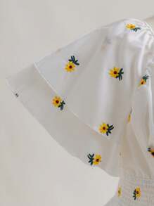 Soleia Vacation White Embroidered V-Neck Blouse With Ruffle Trim And Comfortable Plus Size - Multicolor - View 4