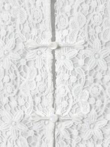 SHEIN MOD Veste de style vintage pour femme avec boucle en dentelle soluble blanche de style chinois. Vêtement vintage d'automne au style rétro des années 70 - Blanc - Voir 3
