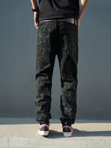 Manfinity Roghcode 男士墨迹印花破洞时尚休闲牛仔裤，带口袋，黑色宽松牛仔裤 - 彩色 - 查看 2