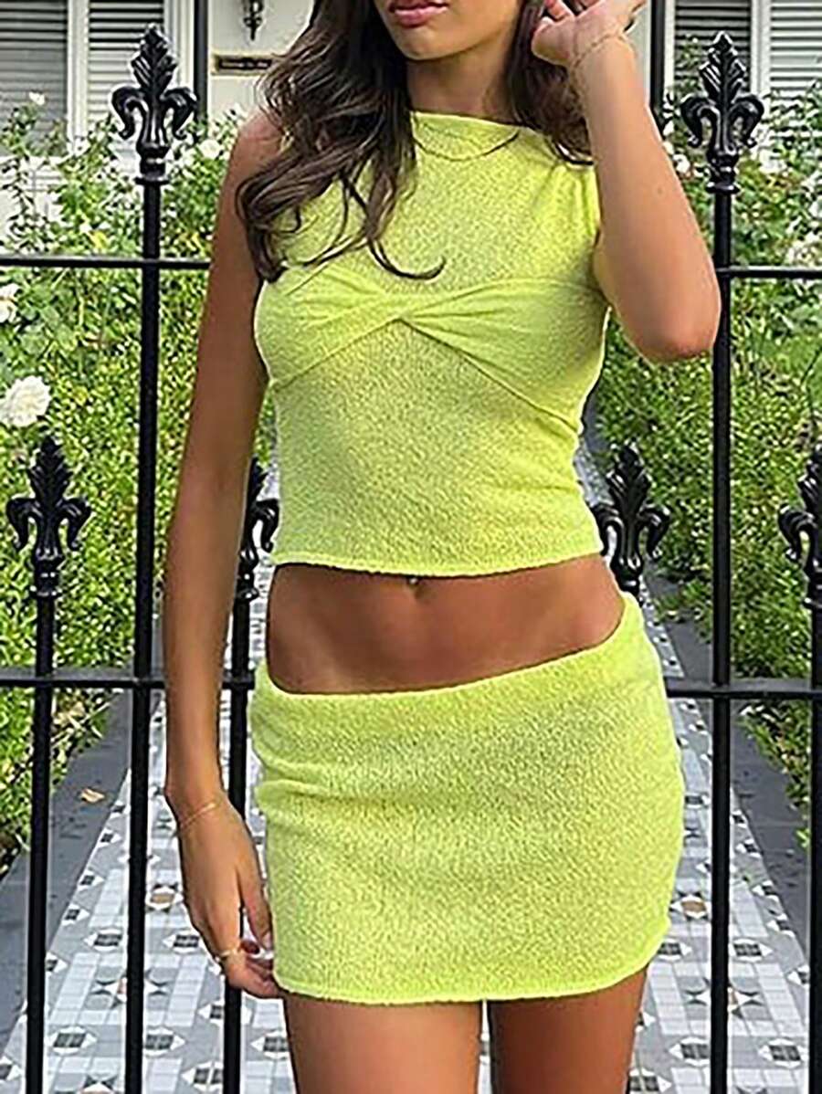 INAWLY 女士毛衣两件套，包括无袖扭纹前圆领上衣和修身时尚裙子，适合日常穿着