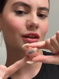 SHEGLAM Hi-Beam 迷你唇膏套裝-Stella 套裝4合1霧面保濕裸色唇膏高顯色便攜式宇宙星星唇膏套裝唇妝粉色棕色口紅 品牌 美容 化妝 化妝品 適合女性與女孩 完美搭配冬季 Y2K 時尚 流行 生日禮物 假期 派對準備就緒 最佳顏色