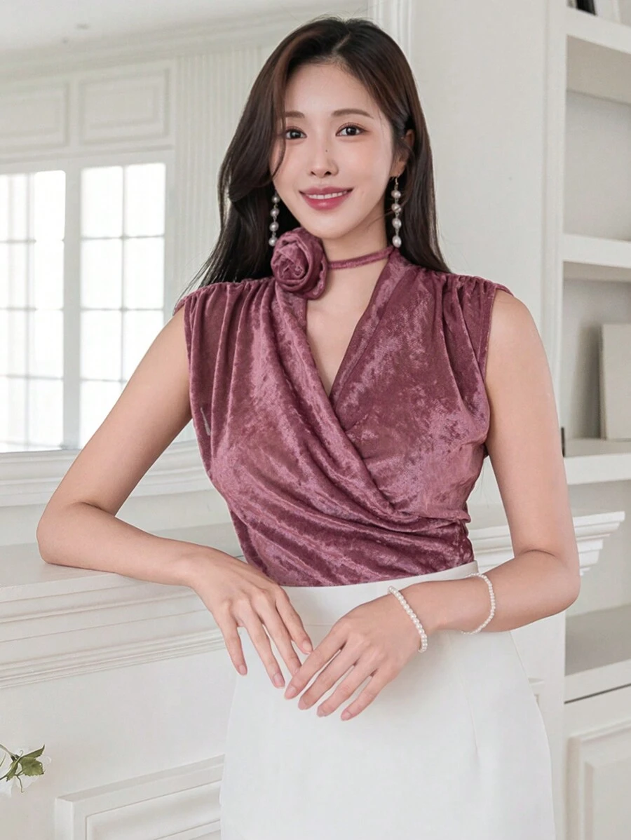 DAZY Women's Solid Color V-Neck 3D Flower Tank Top - Red Violet - View 1