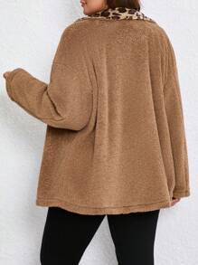 SHEIN Essnce Chaqueta Regular de talla grande de pelo bloqueado con diseño de leopardo y cuello hacia abajo - Caqui - Ver 2