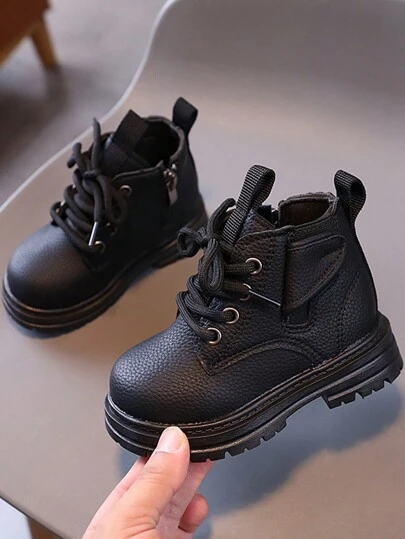 1 Pair Kids Boots, Toddler Boys Girls Low-Top Black Leather Boots, Soft Bottom Anti-Slip PU Leather Fashion Design, Versatile For Outdoor, Party, Travel, Suitable For Autumn/Winter