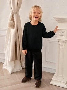 SHEIN 2 件套年轻男孩圆领运动衫和纯色休闲裤套装，舒适时尚，秋冬