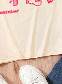 適合青少女夏季穿著的短袖字母與卡通人物印花休閒T恤 - 黃色 - 查看 5