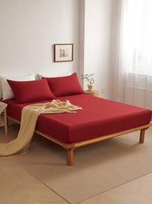 三件套纯色酒红色床笠套装，采用超细纤维面料，包含1个床笠和2个枕套（不含枕芯），现代柔软的床上用品套装，适合居家、宿舍、返校季使用，深口袋设计，适用于厚度达16英寸的床垫。 - 酒紅色 - 查看 2