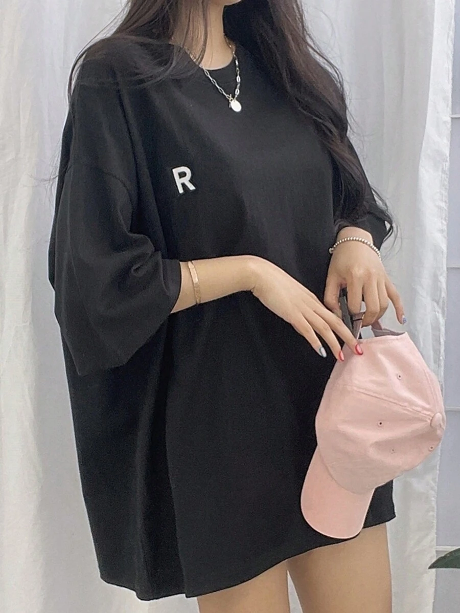 DAZY Camiseta de manga corta con cuello redondo holgada y de corte amplio con estampado de letras, para uso casual de verano por mujeres - Negro - Ver 1