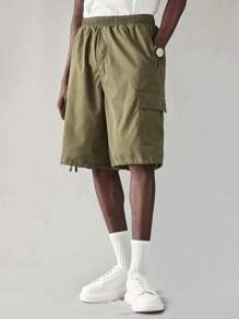 Manfinity VCAY Men's Woven Casual Solid Color Elastic Waist Loose Fit Shorts, Everyday Fashion - Army Green - View 1