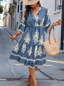 SHEIN Holidaya Vestido con estampado aleatorio, cuello en V, volantes en el bajo, manga abullonada para tallas grandes - Agua verde azul - Ver 3