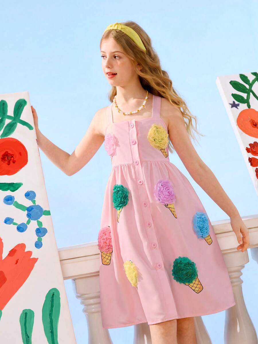 SHEIN 带冰淇淋印花、3D 花朵装饰和肩带的 Tween Girl 编织太阳裙
