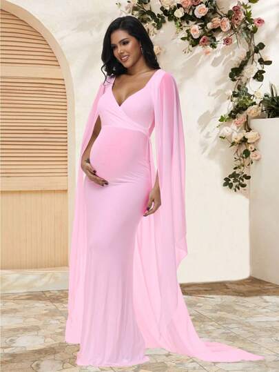 孕妇雪纺飘逸长袖连衣裙，裙摆曳地，适合婴儿派对和孕妇写真拍摄