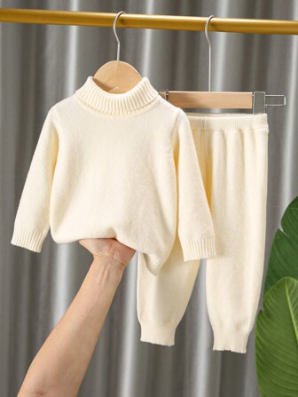 SHEIN 2 stuks/set babyjongen/meisje neutrale beige hoge hals zachte gebreide trui en broekset, geschikt voor herfst en winter
