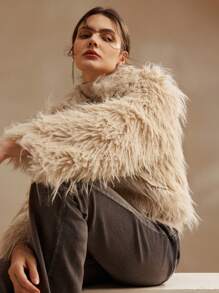 Chaqueta de manga larga de diseño de alta gama y tacto esponjoso, de estilo corto, con un aspecto elegante y abrigado para mujeres - Beis - Ver 3