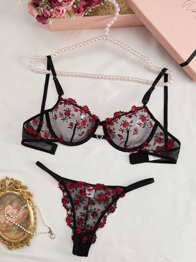 Heart Shaped Rhinestone ated Geborduurde Verleidelijke Lingerie Set view 3