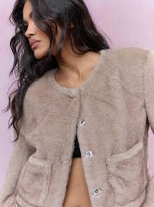 MISSGUIDED Fluffy Buttoned Long Sleeves Short Jacket With Pockets Winter Wear - Khaki - View 3