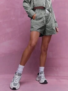 MISSGUIDED 带口袋的竖条纹休闲短裤，弹力高腰抽绳休闲短裤，适合夏季、度假装、海滩度假装、日常穿着 - 灰色 - 查看 1