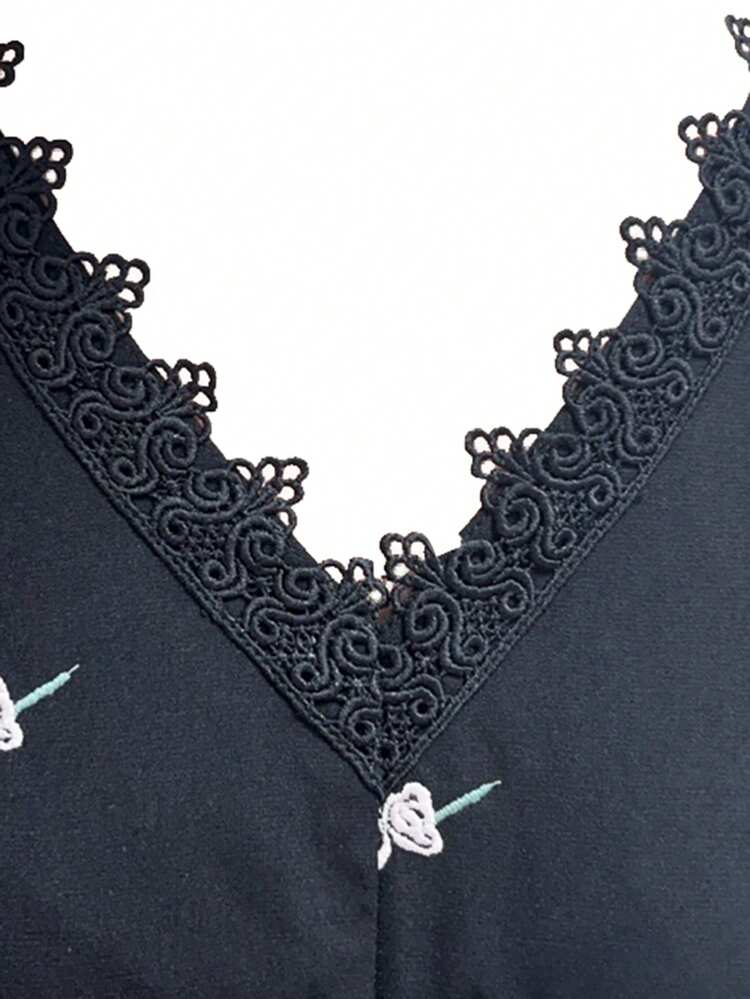 Vestido Curto Feminino com Renda e Mangas Curtas, Bordado Floral, Cintura Marcada e Cinto Amarrado, Vestido de Verão para Páscoa